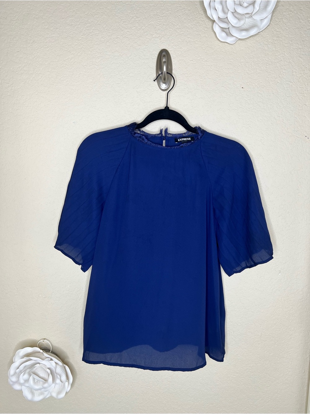NTM: Express Blue Lace Trim Pleated Flutter Sleeve Blouse Size Small